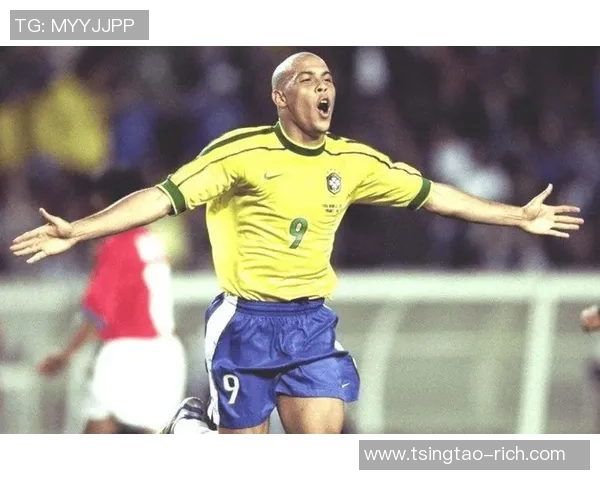 巴西三大足球明星的辉煌历程与对世界足球的影响分析