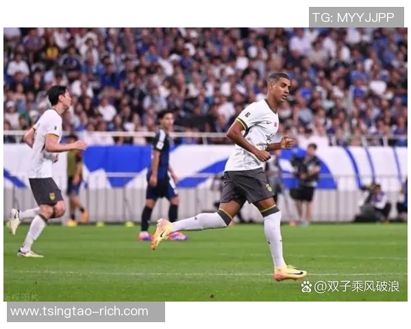 昔日足球明星沦落街头生活视频引发网友热议与感慨