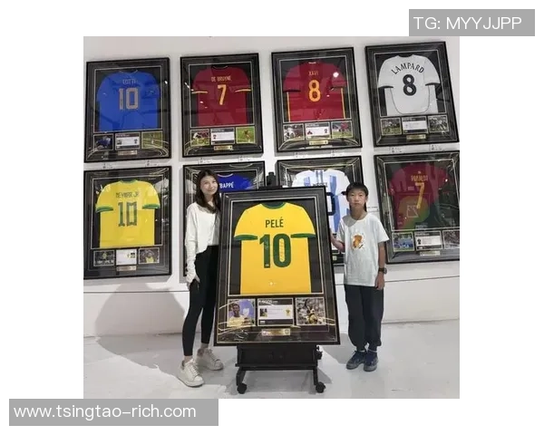 足球明星签名足球的收藏价值分析及市场前景探讨 足球明星签名足球的收藏价值分析及市场前景探讨